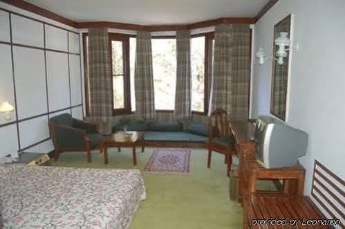 Hotel Senator Pine N Peak Pahalgām Esterno foto